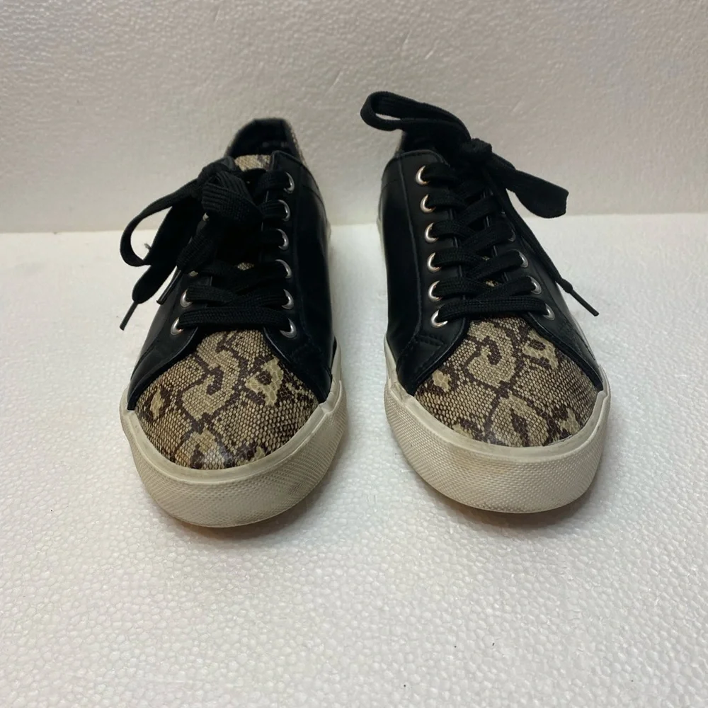 Womens Restricted faux leather snake print & black upper size 9